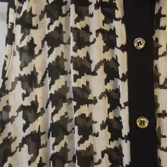 Dress - Picture 2 of 4